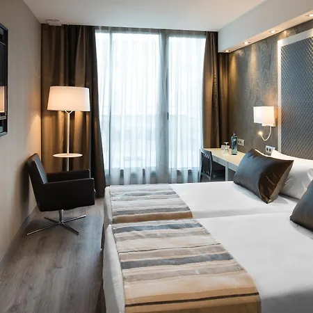 מלון Catalonia Square 4* Sup