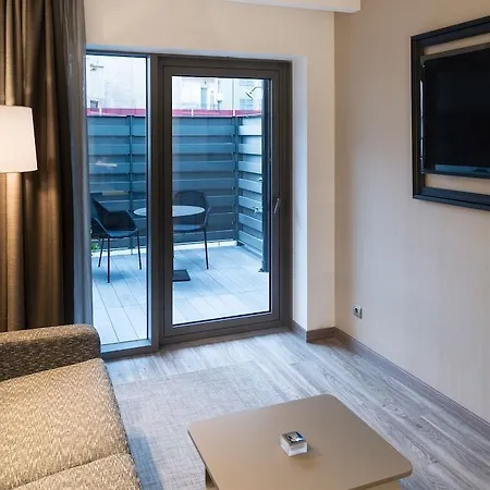 מלון Catalonia Square 4* Sup 4*