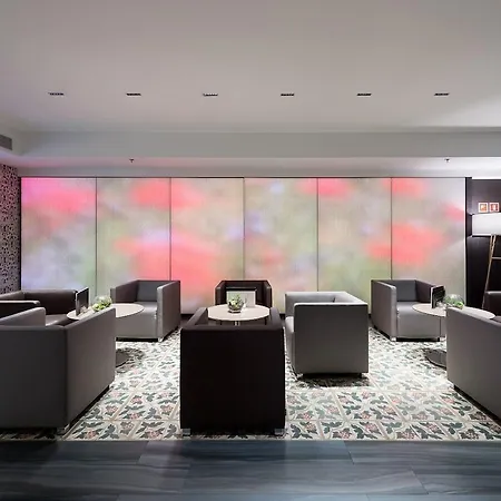מלון Catalonia Square 4* Sup 4*