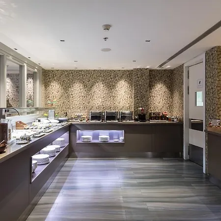 Catalonia Square 4* Sup מלון