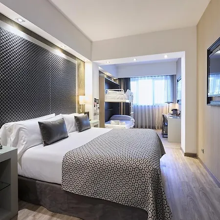 מלון Catalonia Square 4* Sup 4*