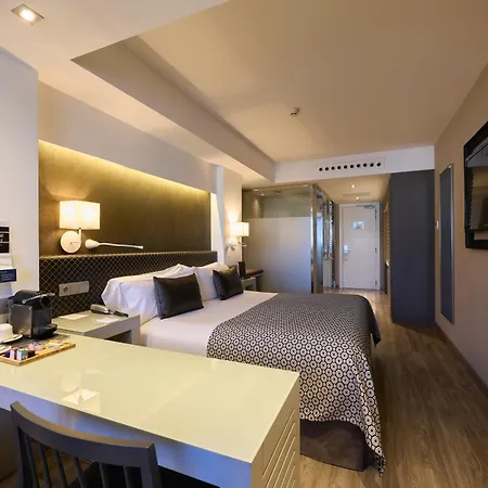 Catalonia Square 4* Sup מלון