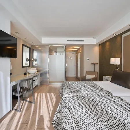 Catalonia Square 4* Sup מלון