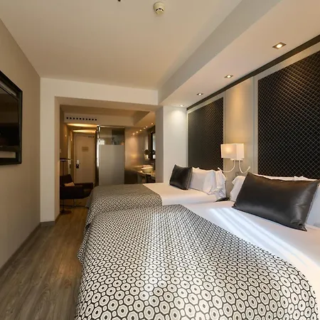 Catalonia Square 4* Sup מלון