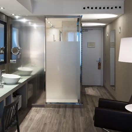 Catalonia Square 4* Sup