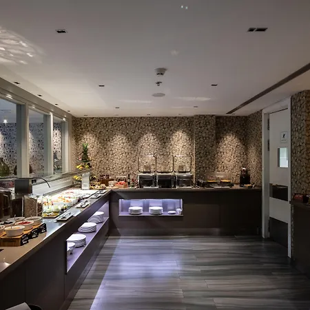 Catalonia Square 4* Sup Hotel