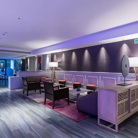 מלון Catalonia Square 4* Sup 4*