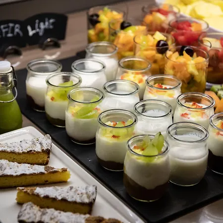 호텔 카탈로니아 스퀘어 4* 수프