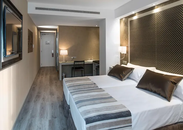 Hotel Catalonia Square 4* Sup 4*