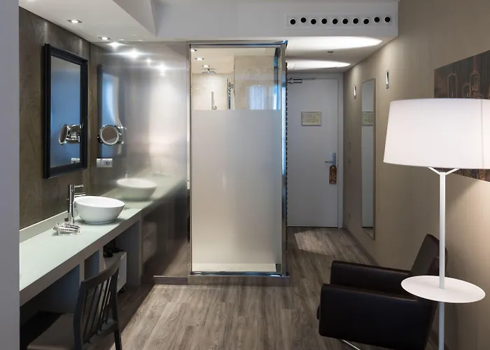 Catalonia Square 4* Sup