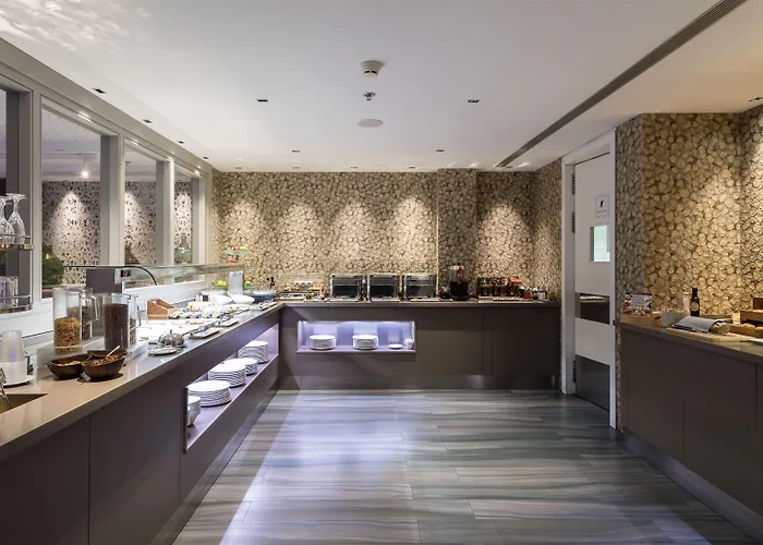 Catalonia Square 4* Sup Hotel 4*