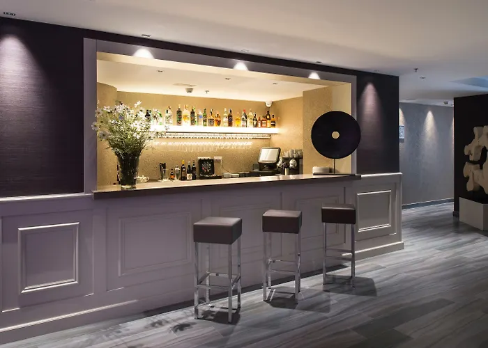 Catalonia Square 4* Sup