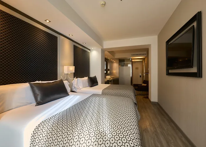 Hotel Catalonia Square 4* Sup 4*