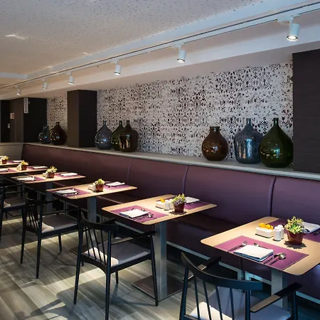 Catalonia Square 4* Sup