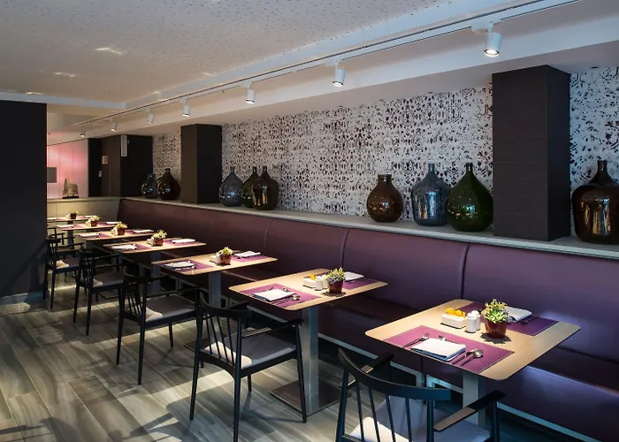 加泰罗尼广场酒店
