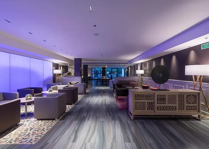 加泰罗尼广场酒店 4*